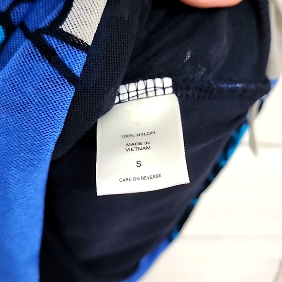 NY & Company - Picture 4 of 4